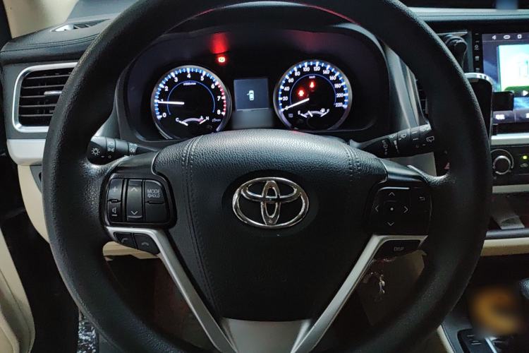 Used Toyota Highlander 2018 2.0T Two-Wheel Drive Elite Version 5 Seats China VI Standard
