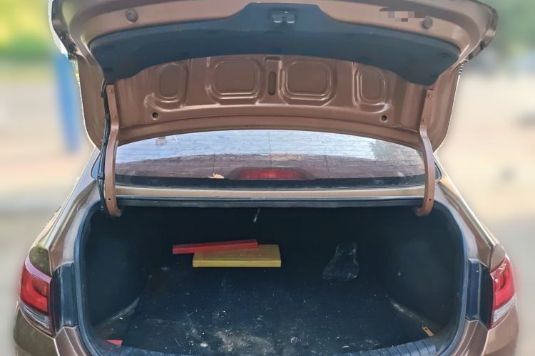 Used Hyundai Celesta 2017 1.6L Automatic Enjoyment Version GLS
