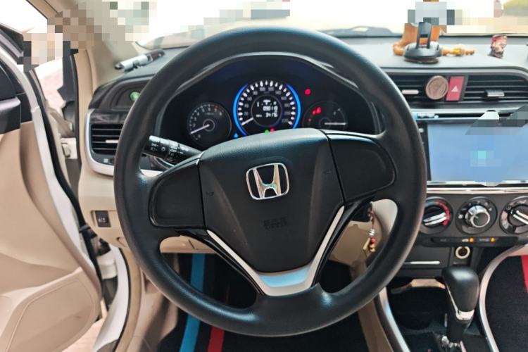 Used Honda Crider 2013 1.8L automatic comfort version
