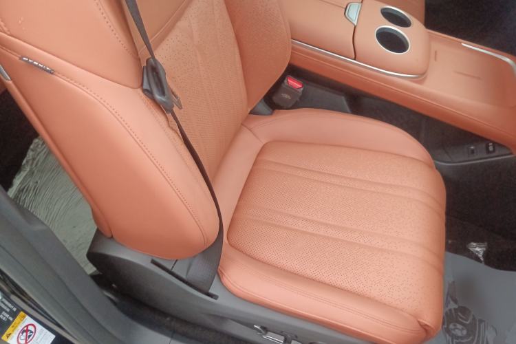 Used Deepal S07 2025 215Max Huawei Qiankun Intelligent Driving ADS SE Range-Extended Version Right Front Seat