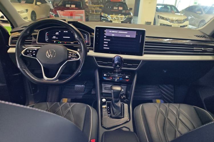 Used Volkswagen Tiguan L 2022 330TSI Automatic Two-Wheel Drive Smart Edition Center Console