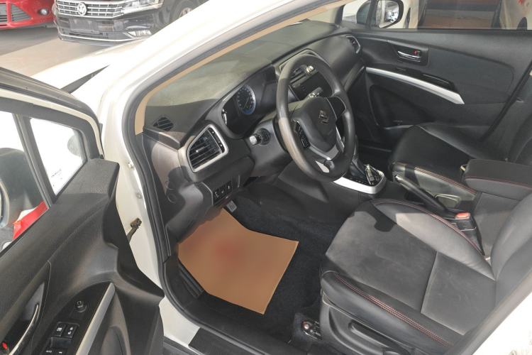 Used Suzuki S-Cross 2015 1.6L CVT Two-Wheel Drive Entry-Level Trim