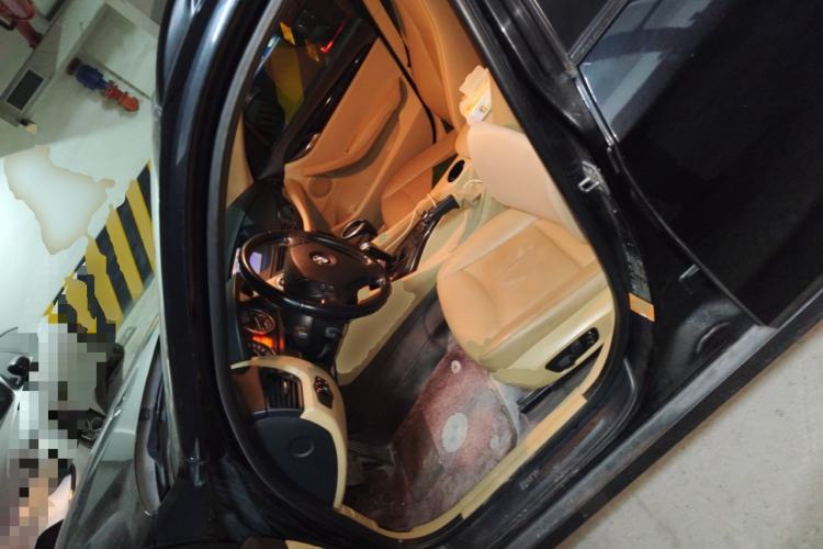 Used BMW X1 2010 xDrive25i Left Front Seat