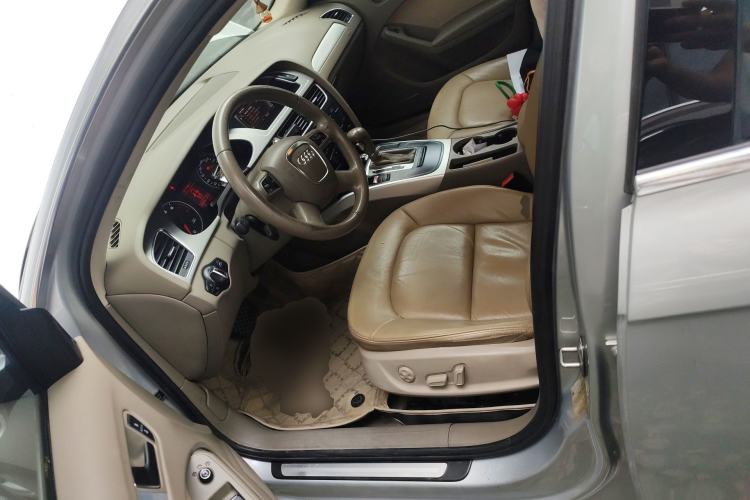 Used Audi A4L 2012 2.0 TFSI automatic standard version