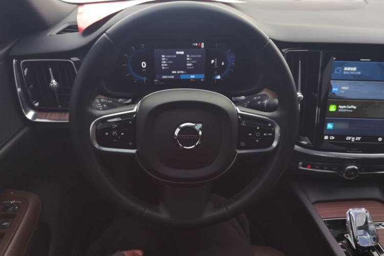 Used Volvo S60 2023 B4 Zhiyuan Luxury Edition
