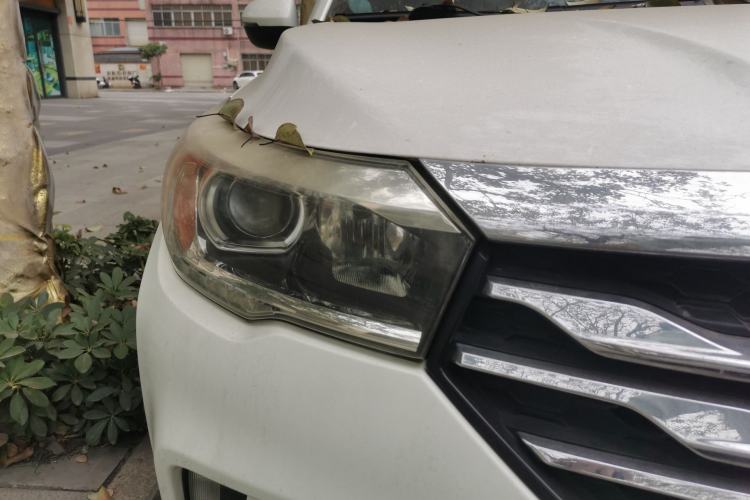 Used GAC Trumpchi GS4 2017 235T G-DCT Two-Wheel Drive Elite Edition Right Front Headlight