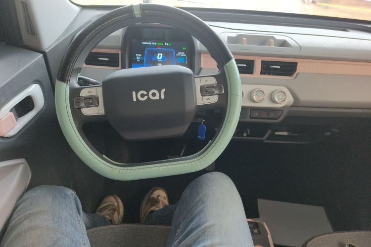 Used Chery QQ Ice Cream 2022 120km Conical Shape Lithium Iron Phosphate Center Console