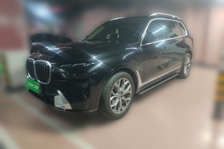 Used BMW X7 2023 xDrive40i Luxury Package with Leading Features