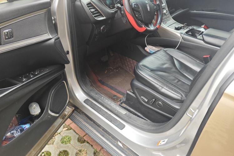 Used Lincoln MKX 2015 2.0T Two-Wheel Drive Deluxe Edition
