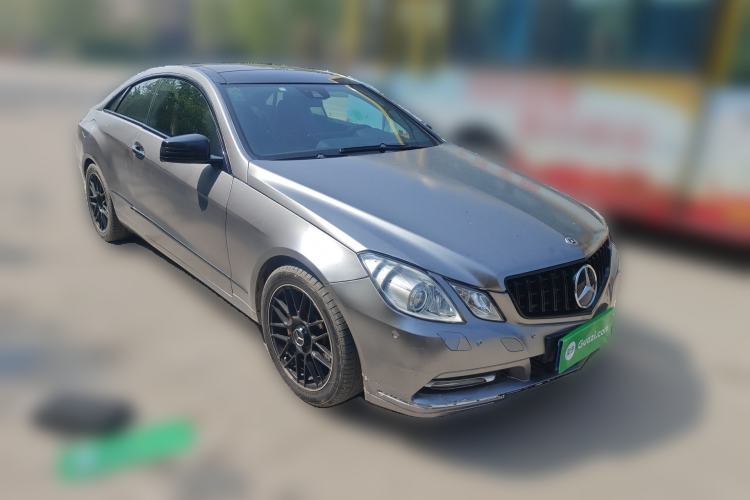 Used Mercedes-Benz E-Class 2010 E 260 CGI Coupe Front Right 45 Deg