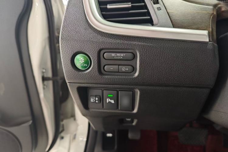 Used Honda Jade 2020 1.8L automatic Comfort version
