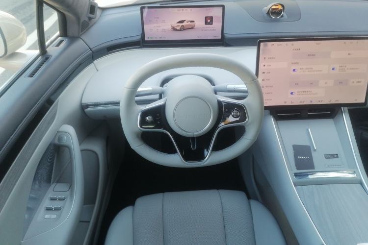 Used Hima Luxeed S7 2025 855 km Max