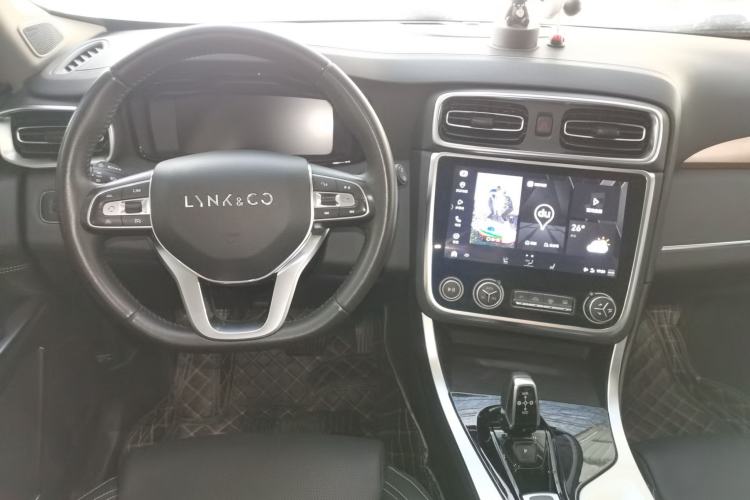 Used Lynk & Co 01 2019 2.0T Two-Wheel-Drive Pro Version China VI Standard
