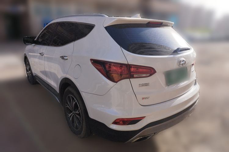 Used Hyundai Santa Fe 2017 2.0T Automatic All-Wheel Drive Smart 7-Seater