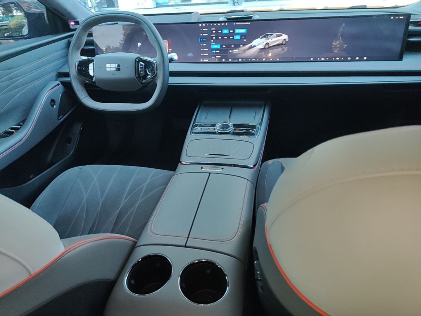 Geely Galaxy E8 2025 620 km All-Wheel Drive Starship LiDAR-Enabled Intelligent Driving Version — снимка 12
