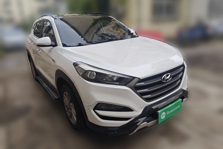 Used Hyundai Tucson 2015 1.6T Dual-Clutch Two-Wheel-Drive Smart Model Front Right 45 Deg