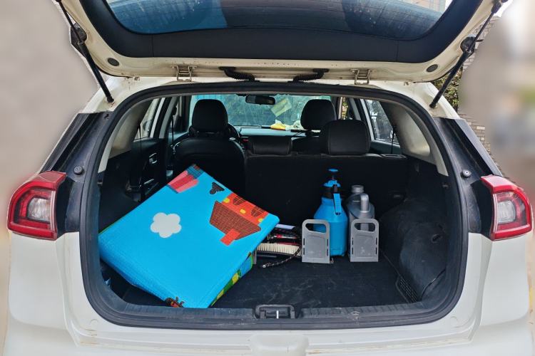 Used Kia Niro 2017 1.6L Luxury Edition Trunk