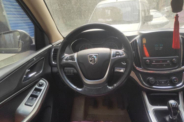 Used Baojun 560 2015 1.8L manual luxury version