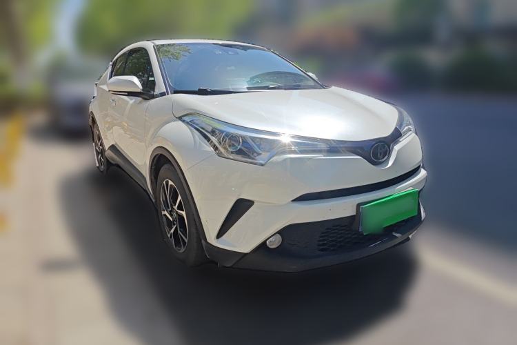 Used Toyota C-HR 2020 2.0L Leading Edition Front Right 45 Deg