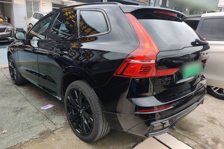 Used Volvo XC60 New Energy 2025 Plug-in Hybrid Long-Range All-Wheel Drive Zhiyuan Extreme Night Black Edition Exterior 2