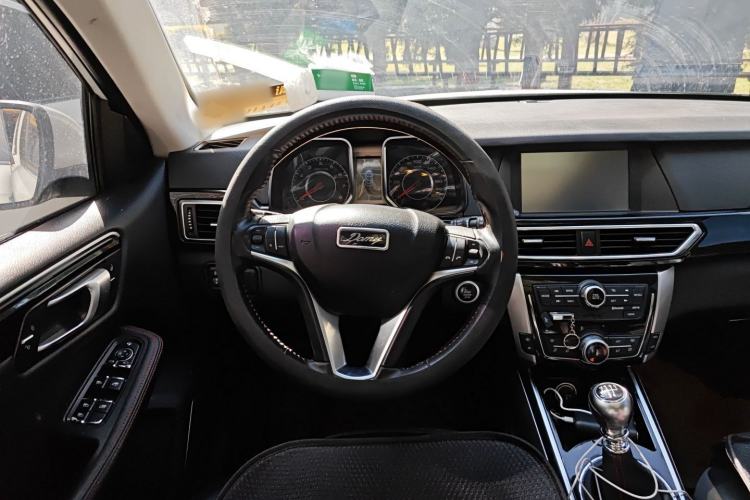 Used Zotye Domy X5 2017 Upgraded Model 1.5T Manual Supreme Edition