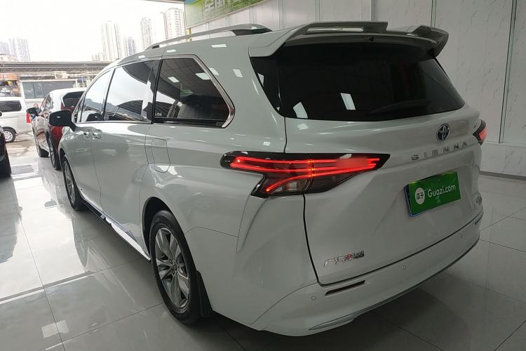 Used Toyota Sienna 2021 2.5L Hybrid Platinum Edition