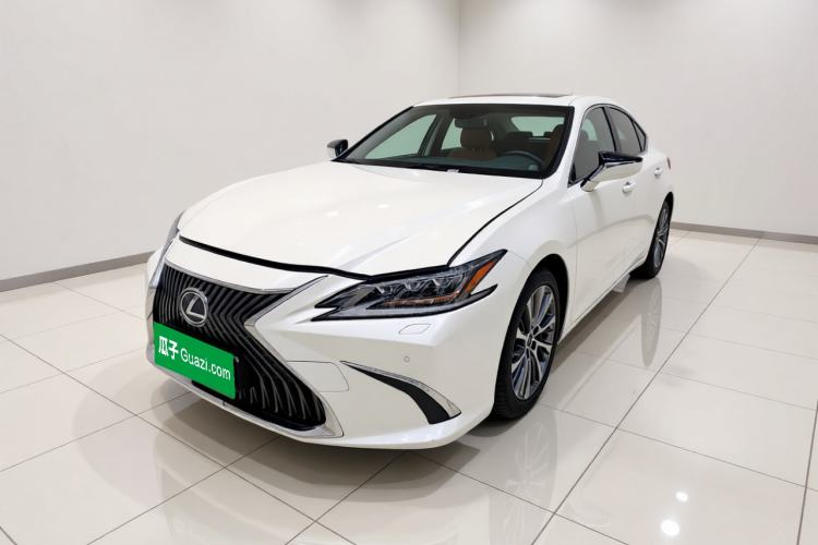 Used Lexus ES 2020 300h Deluxe Edition