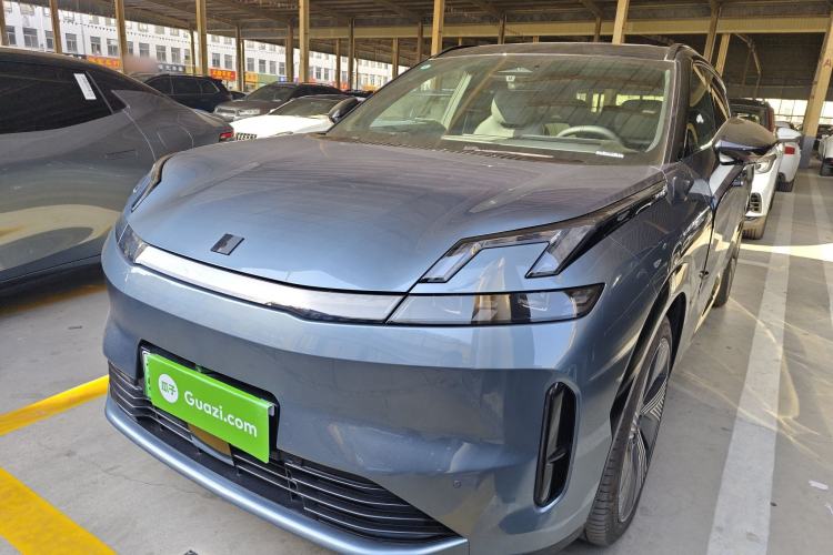 Used Lynk & Co 08 EM-P 2025 220 km All-Wheel-Drive Performance Halo