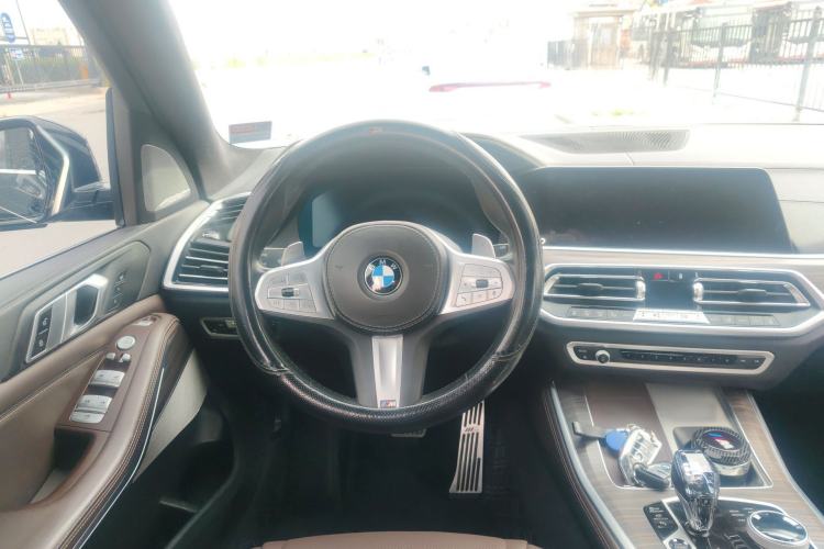 Used BMW X5 2022 xDrive 40Li M Sport Package
