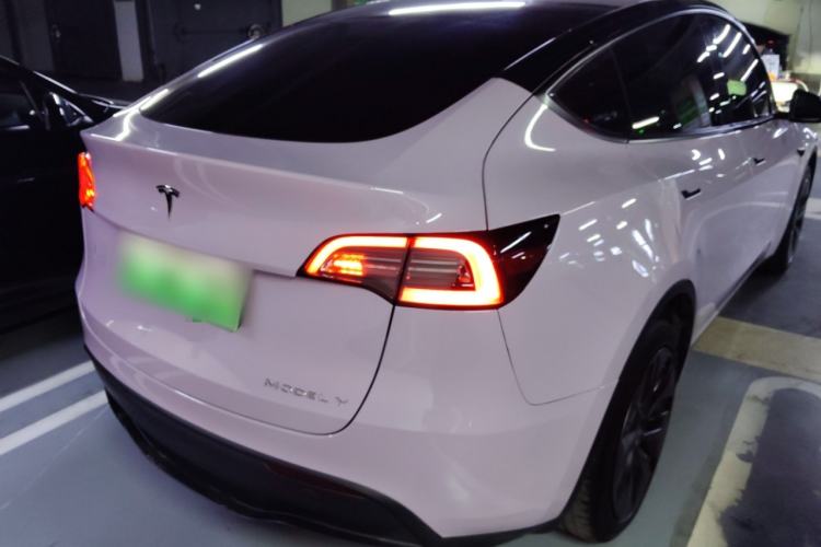 Used Tesla Model Y 2023 Long-Range All-Wheel-Drive Version