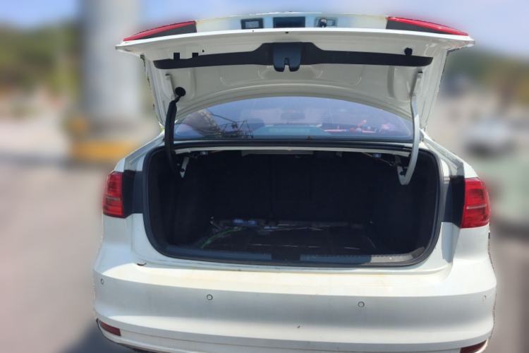 Used Volkswagen Sagitar 2015 230TSI Automatic Comfort Version Trunk