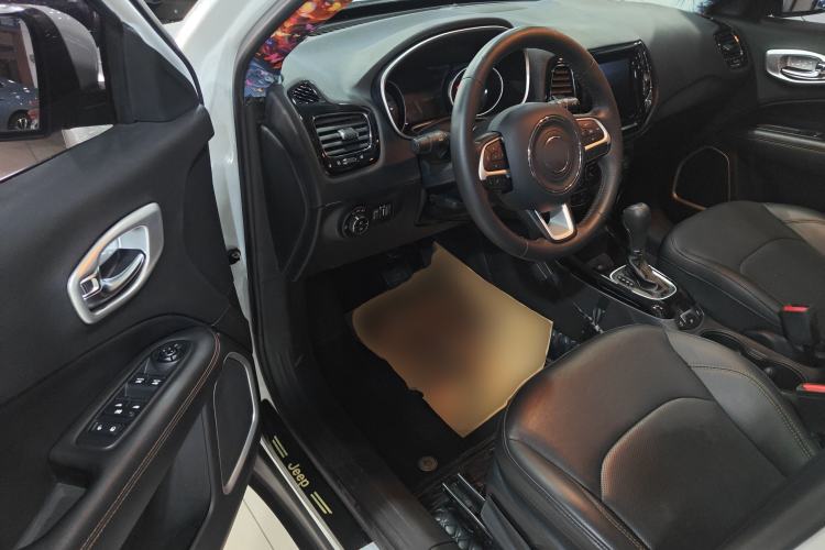 Used Jeep Compass 2019 220T Automatic Family Edition
