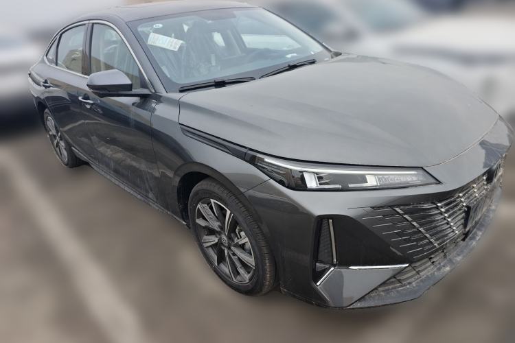 Used CHANGAN Eado 2025 Blue Whale 1.5T 500Bar Prestige Model Front Right 45 Deg