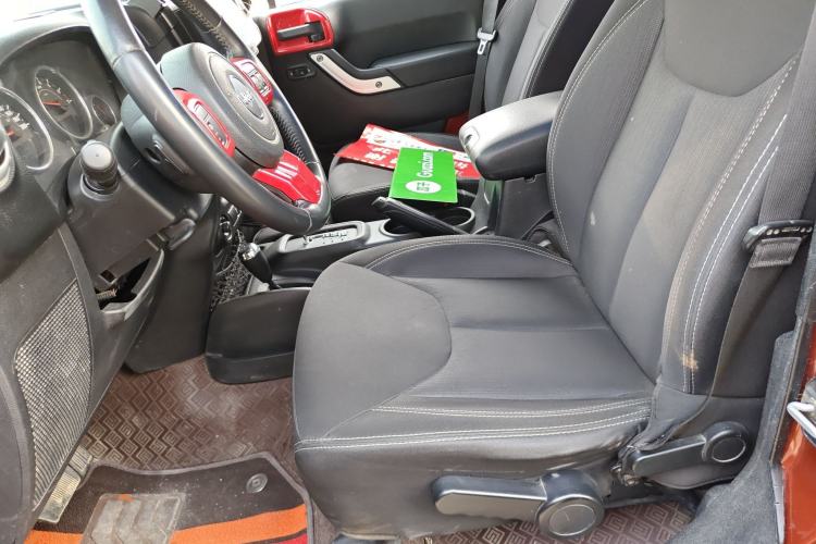 Used Jeep Wrangler 2014 3.0L Sahara Four-Door Edition
