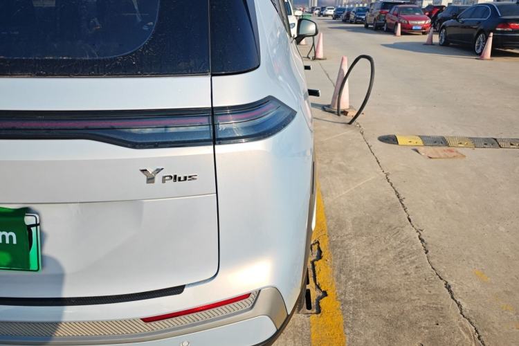 Used AION Y 2024 Younger
