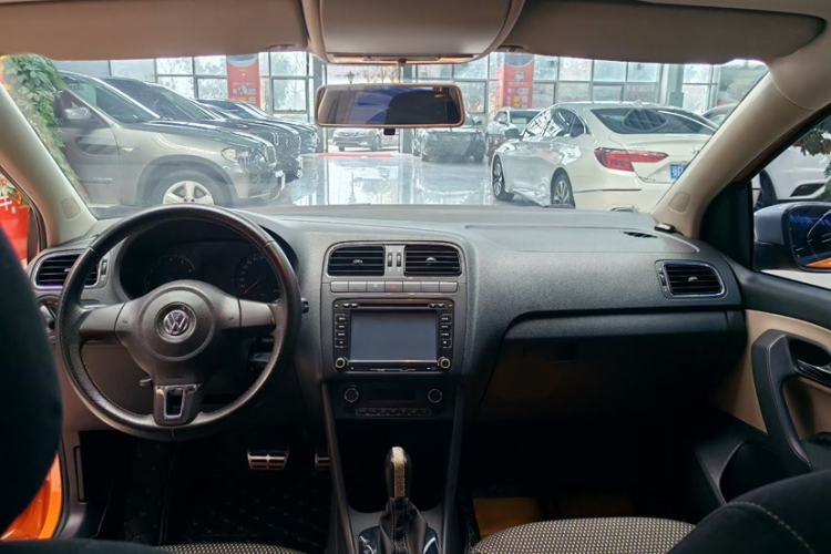 Used Volkswagen Polo 2012 1.6L Cross Polo Automatic Transmission
