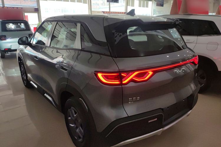 Used BYD Yuan UP 2025 Model 301KM Leading Version
