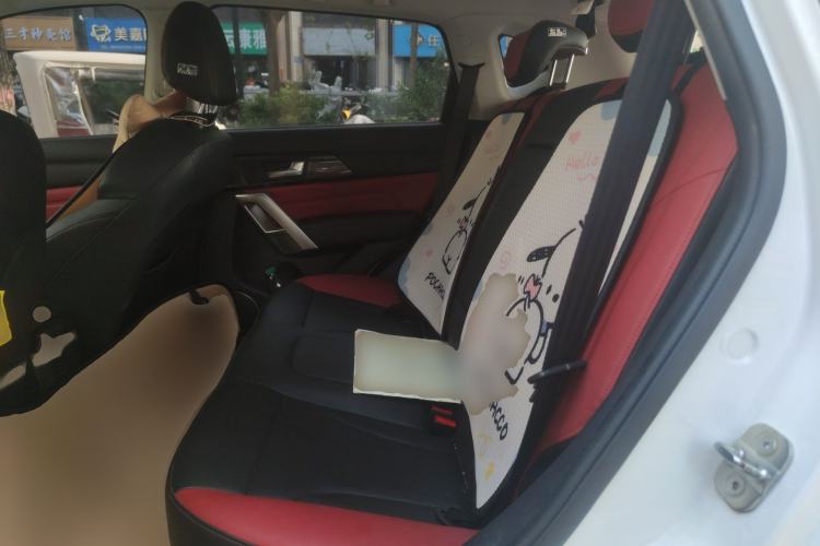 Used Haval H2 2017 Blue Label 1.5T Manual Two-Wheel Drive Luxury Model Left Rear Seat