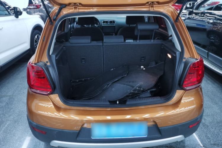 Used Volkswagen Polo 2016 1.6L Cross Polo Automatic