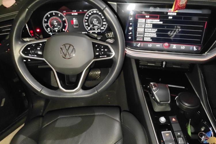 Used Volkswagen Touareg 2020 2.0 TSI RuiShang Edition China VI Standard Steering Wheel