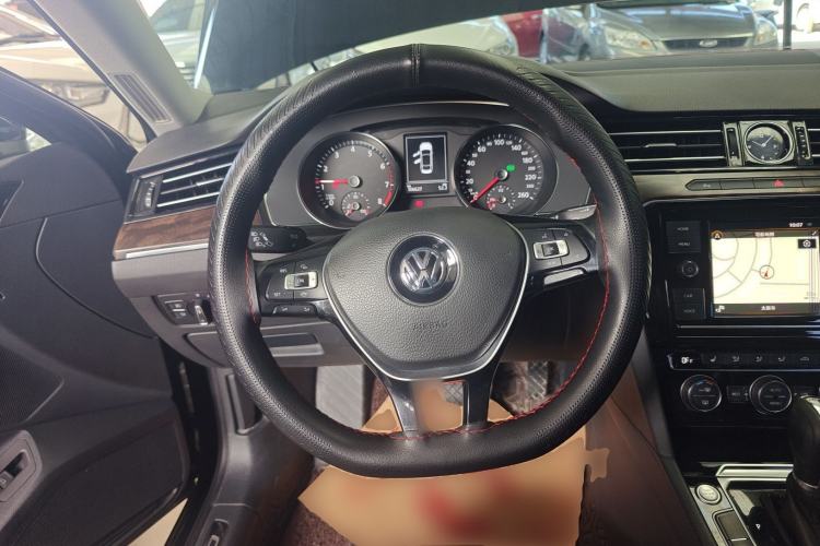 Used Volkswagen Magotan 2019 330TSI DSG Luxury Model China V Standard Steering Wheel