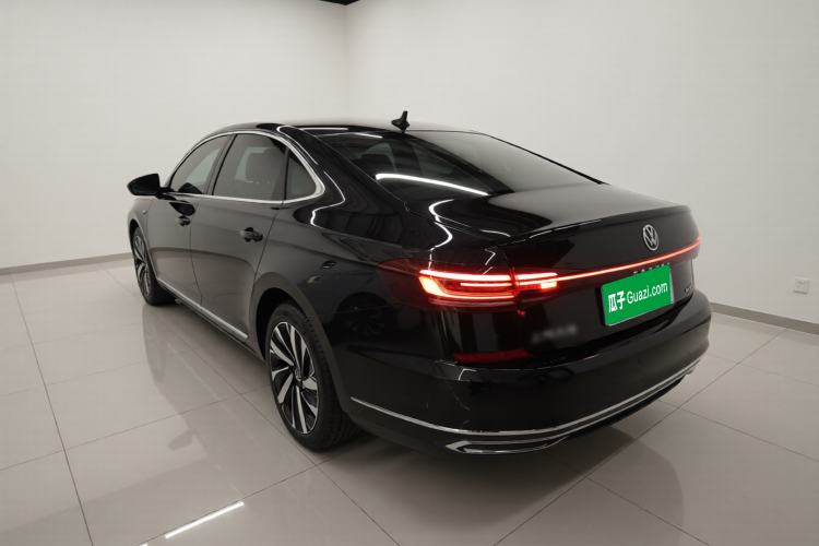 Used Volkswagen Passat 2022 330TSI Starry Luxury Edition – Exclusive Special Edition
