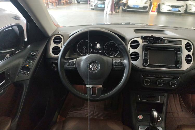 Used Volkswagen Tiguan 2015 2.0 TSI Automatic All-Wheel Drive Luxury Edition