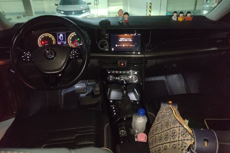 Used Volkswagen Passat 2019 330TSI Elite Edition China V Standard Center Console