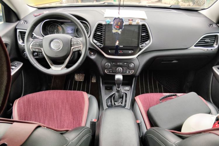 Used Jeep Cherokee 2019 2.0T 2WD Enjoyment Edition China V