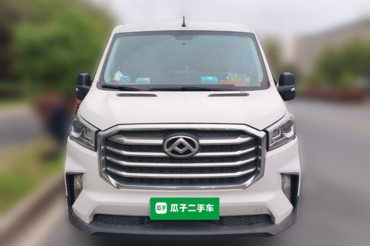 Used SAIC MAXUS Xintu V90 2022 2.0T AMT Yunjie Front-Wheel-Drive Short Wheelbase Mid-Roof Design with Single Rear Tire and 6 Seats