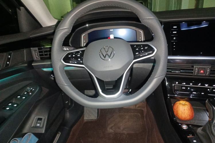 Used Volkswagen Passat 2024 380TSI Dragon Glory Edition
