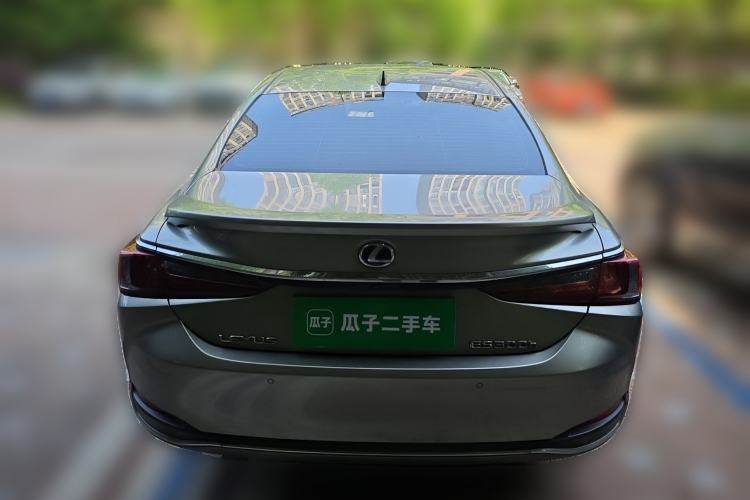 Used Lexus ES 2020 300h Premier Edition