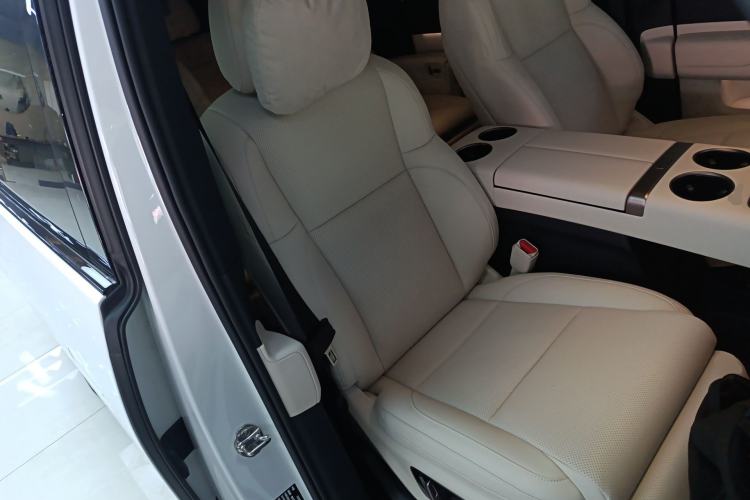 Used Li Auto MEGA 2025 Home Family Special Edition
