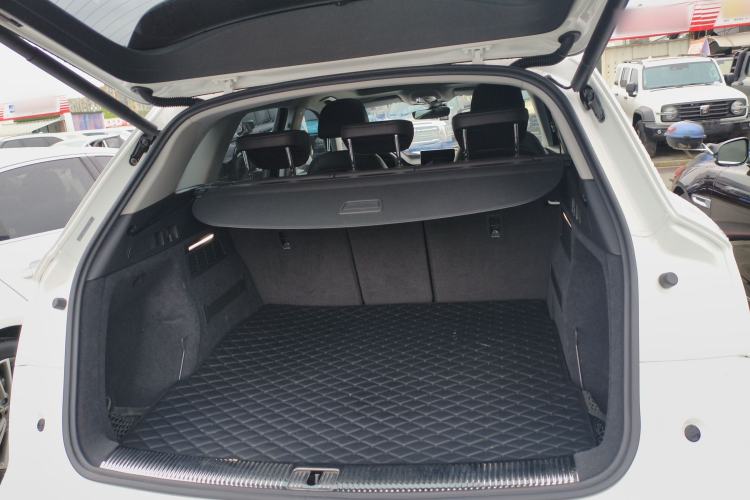 Used Audi Q5L 2020 Updated 40 TFSI Prestige Fashion Edition Trunk